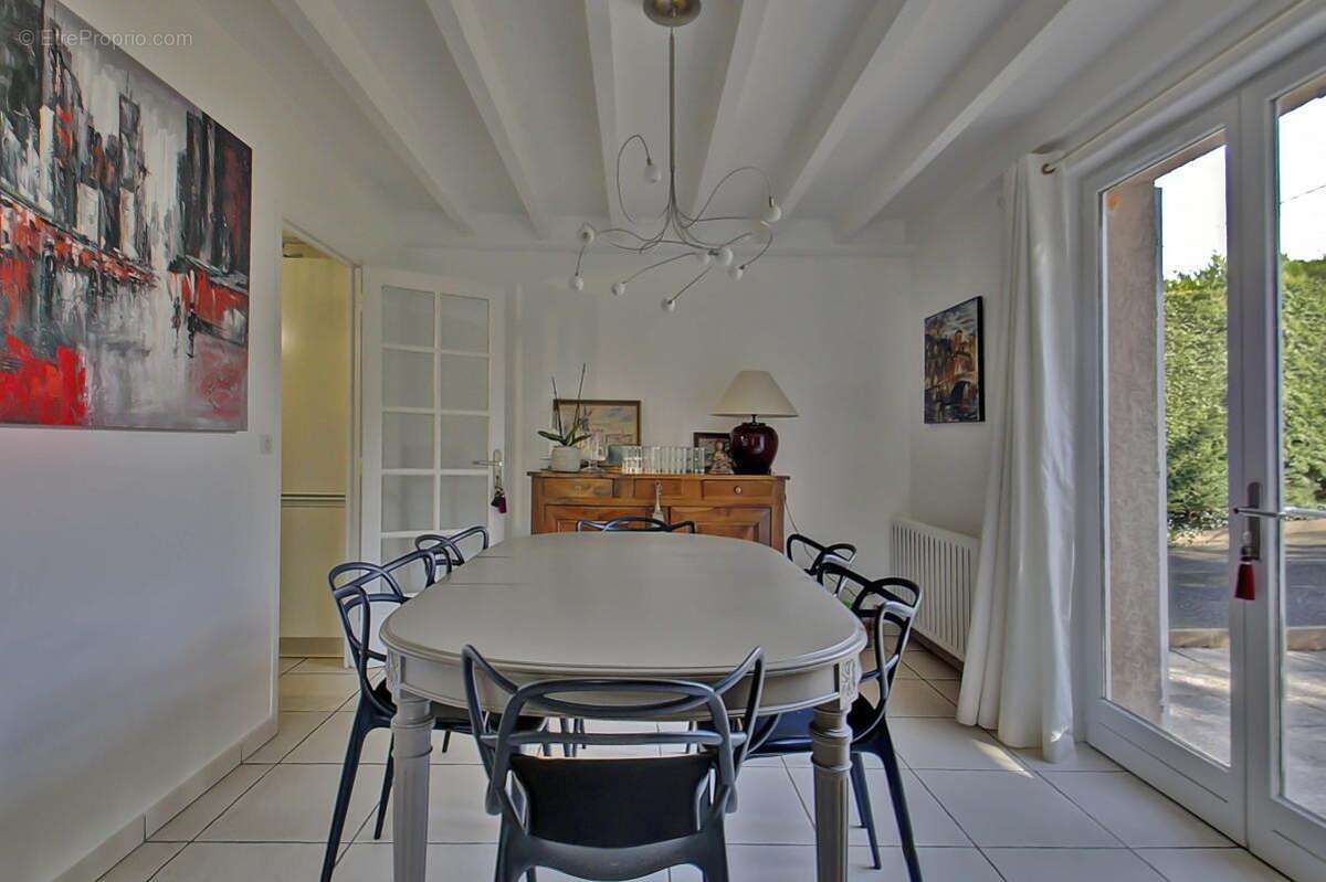 Maison à FONTAINES-SAINT-MARTIN