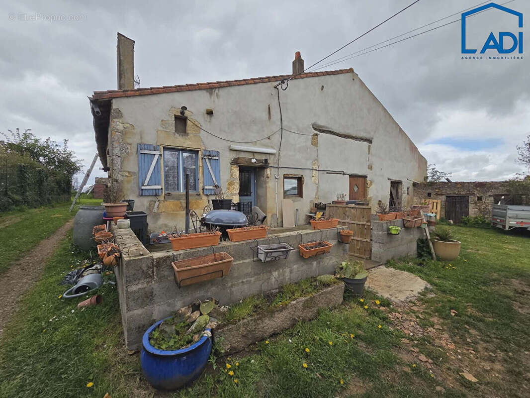 Maison à FOMPERRON