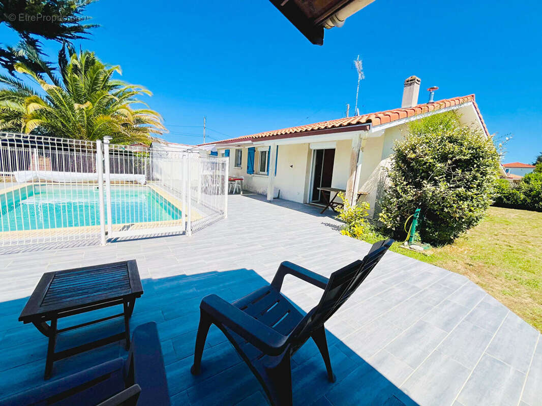 Maison T4 de plain-pied avec garage et piscine à vendre à Gujan-Mestras, quartier Meyran - photo 3