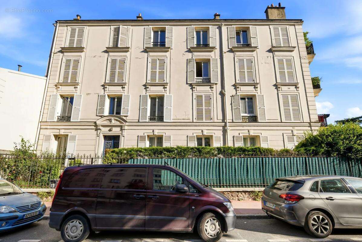 Appartement à CHARENTON-LE-PONT