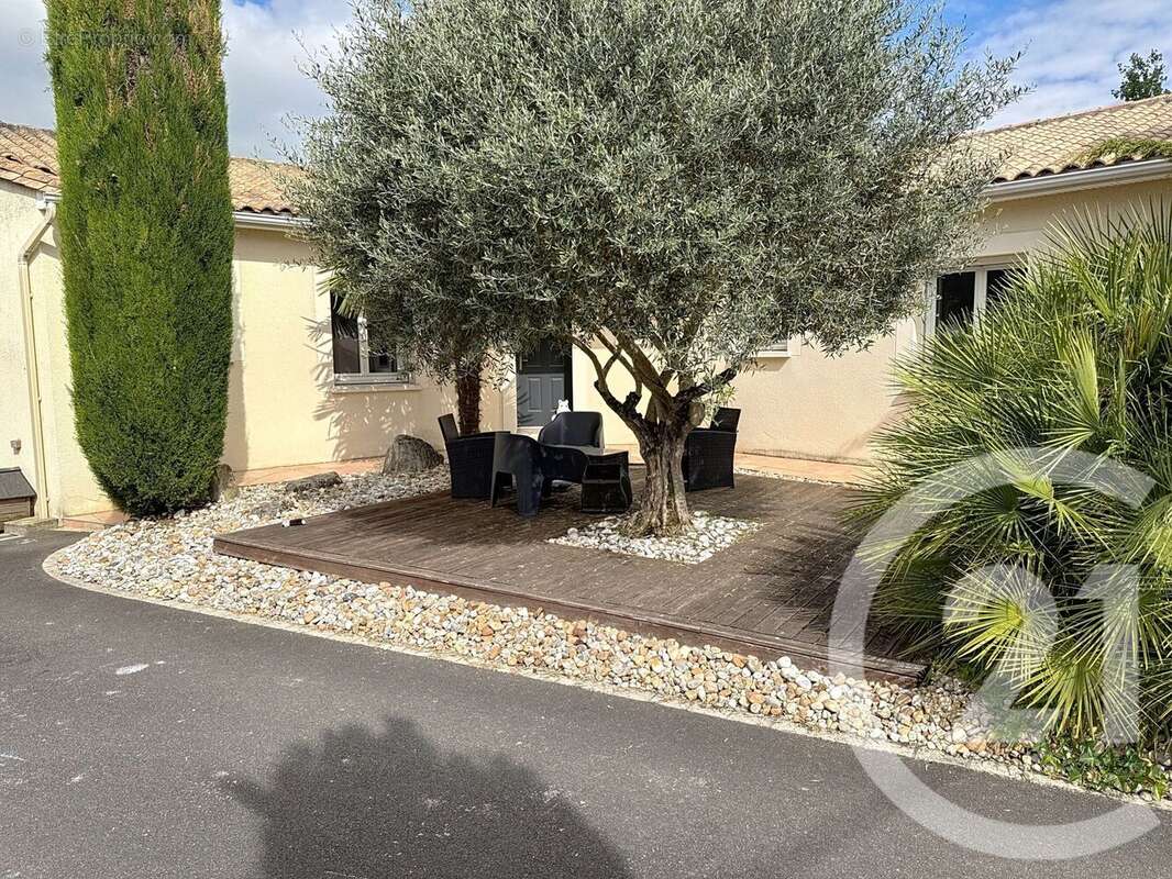 Maison à CHAMPNIERS