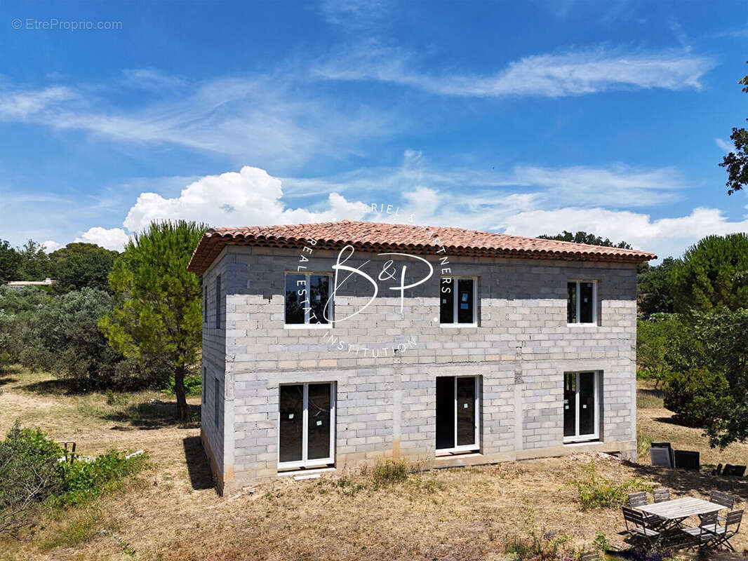 Maison à LORGUES