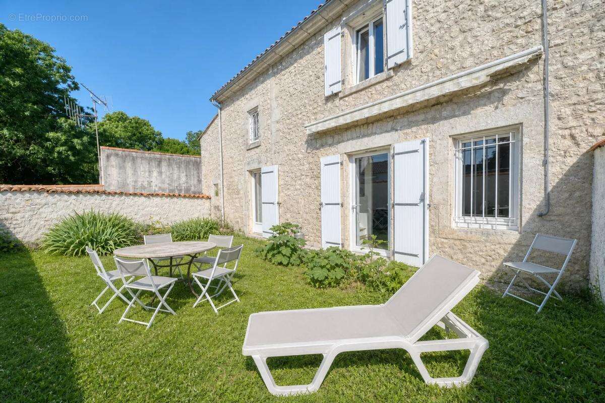 Maison à DOMPIERRE-SUR-MER