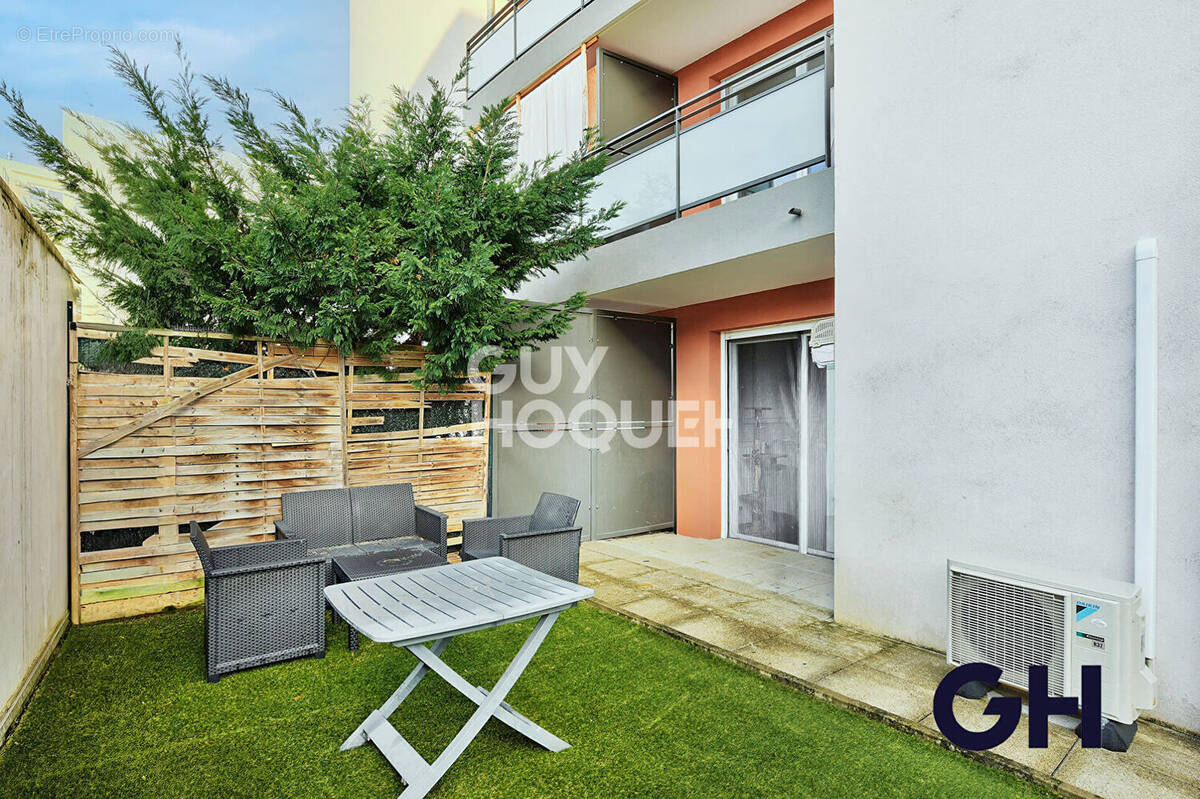 Appartement à MEYZIEU