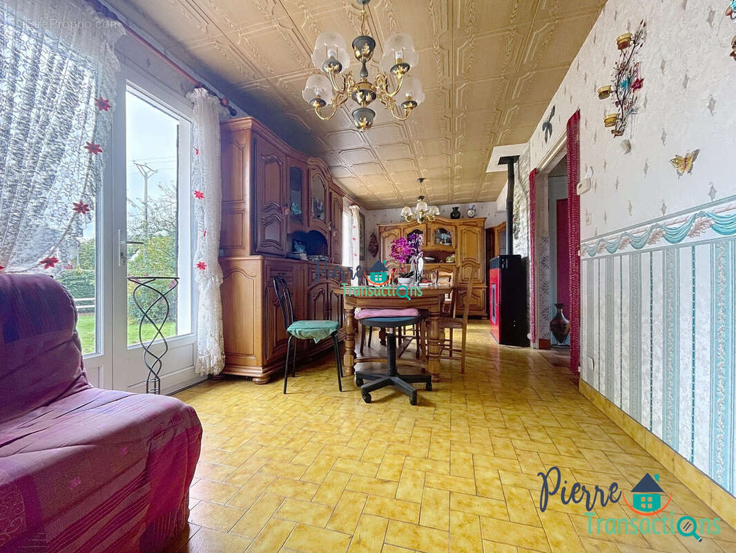 Maison à LA TRINITE-DU-MONT