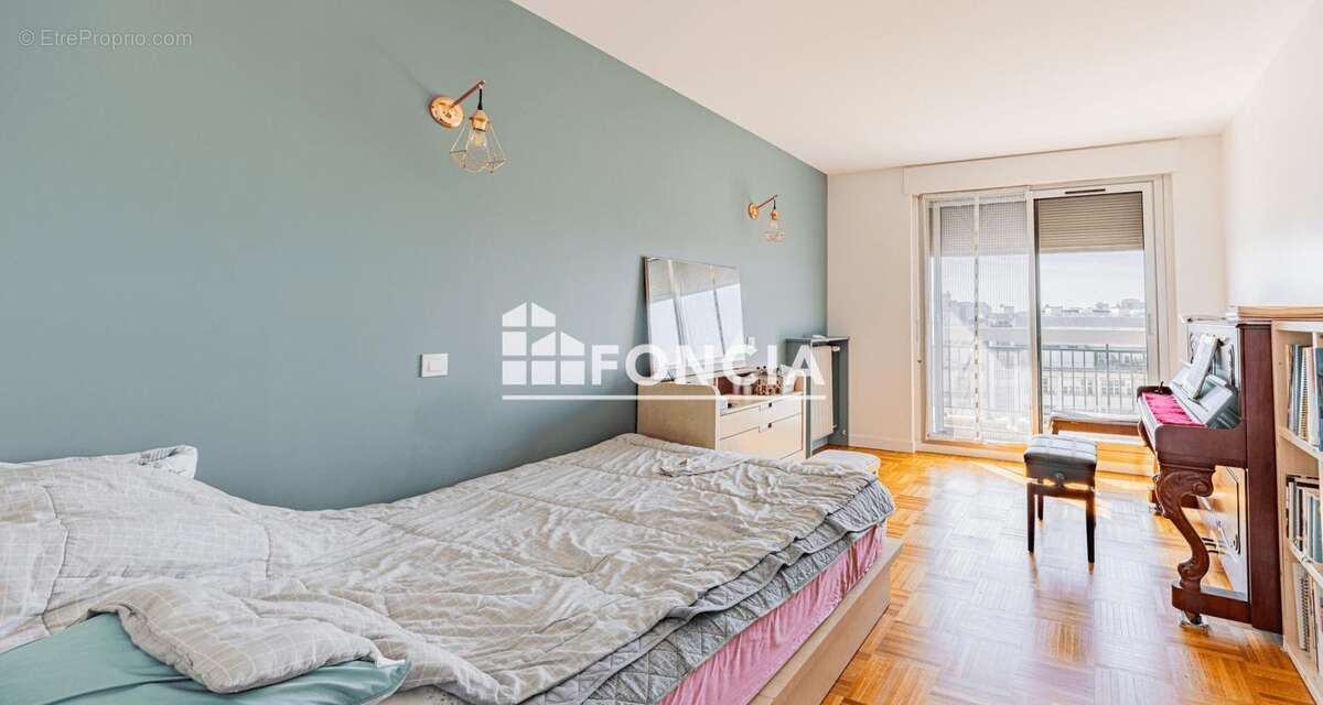 Appartement à PARIS-15E