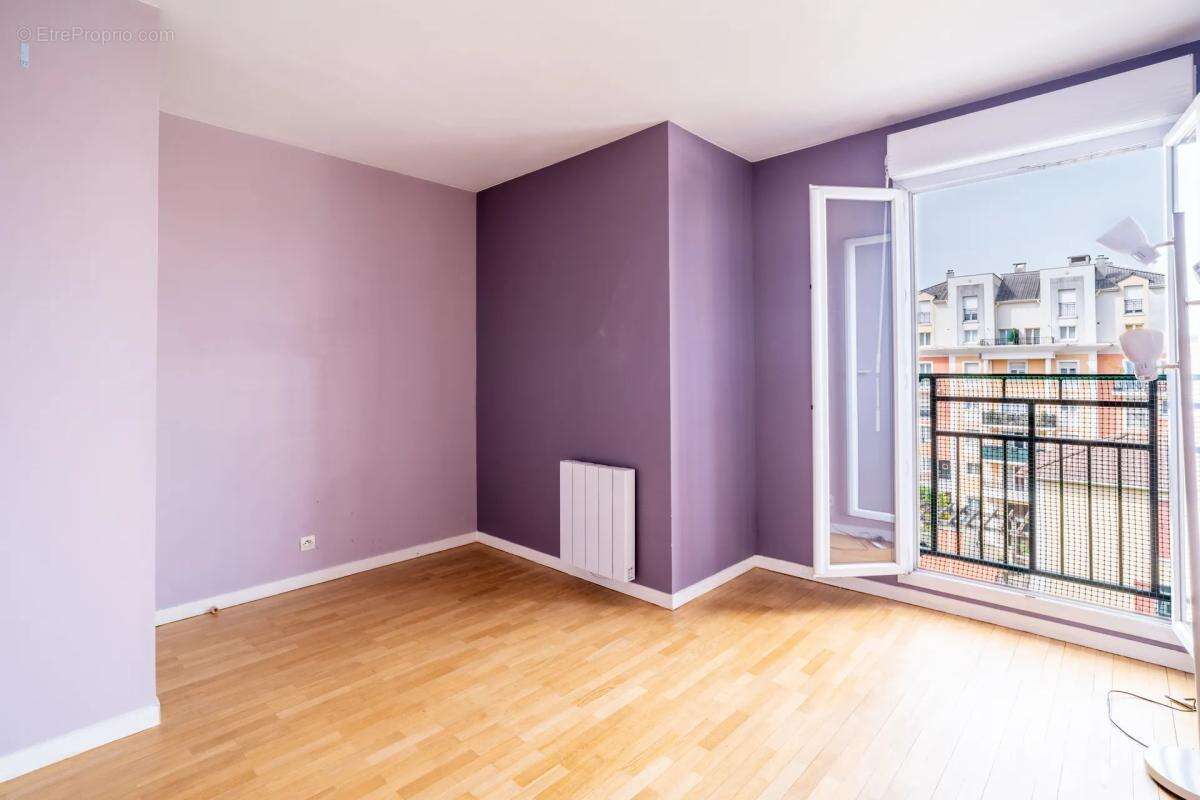 Appartement à VILLENEUVE-LA-GARENNE