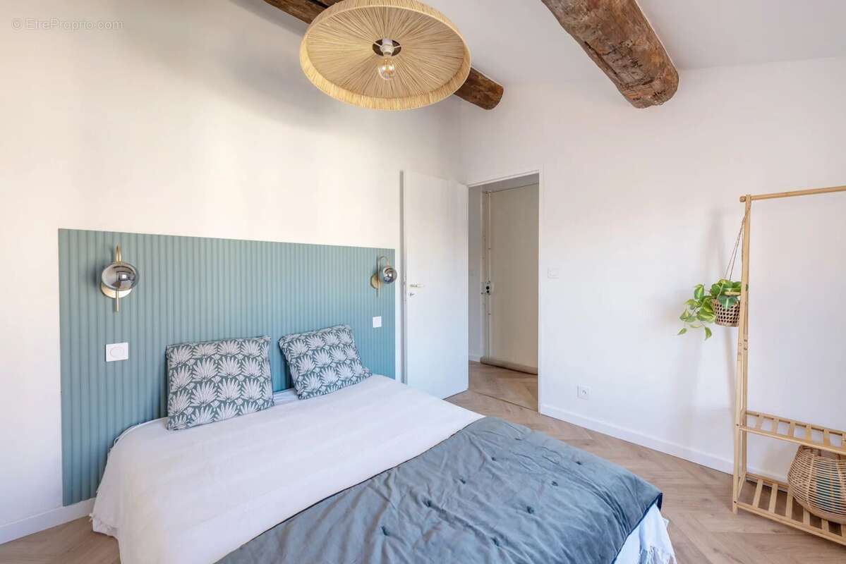 Appartement à MARSEILLE-5E