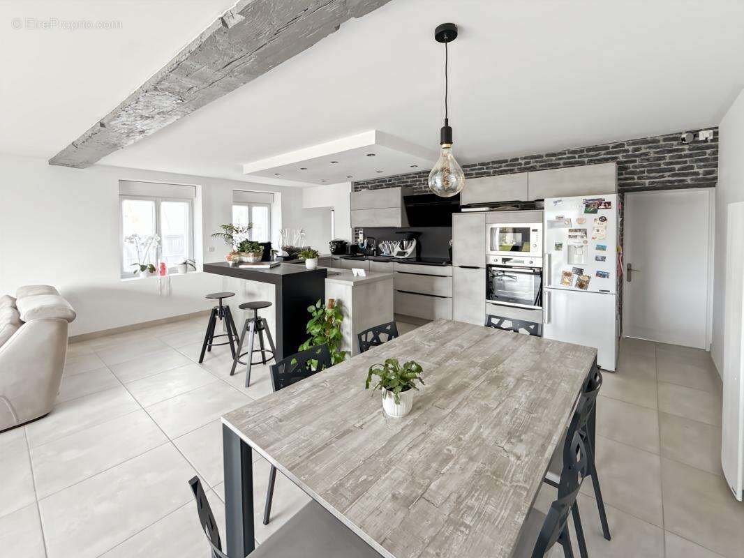Maison à MEZIERES-LEZ-CLERY