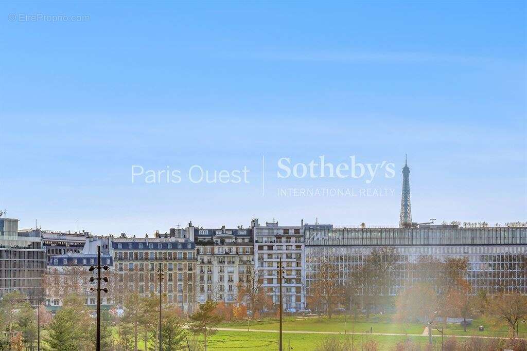 Appartement à NEUILLY-SUR-SEINE