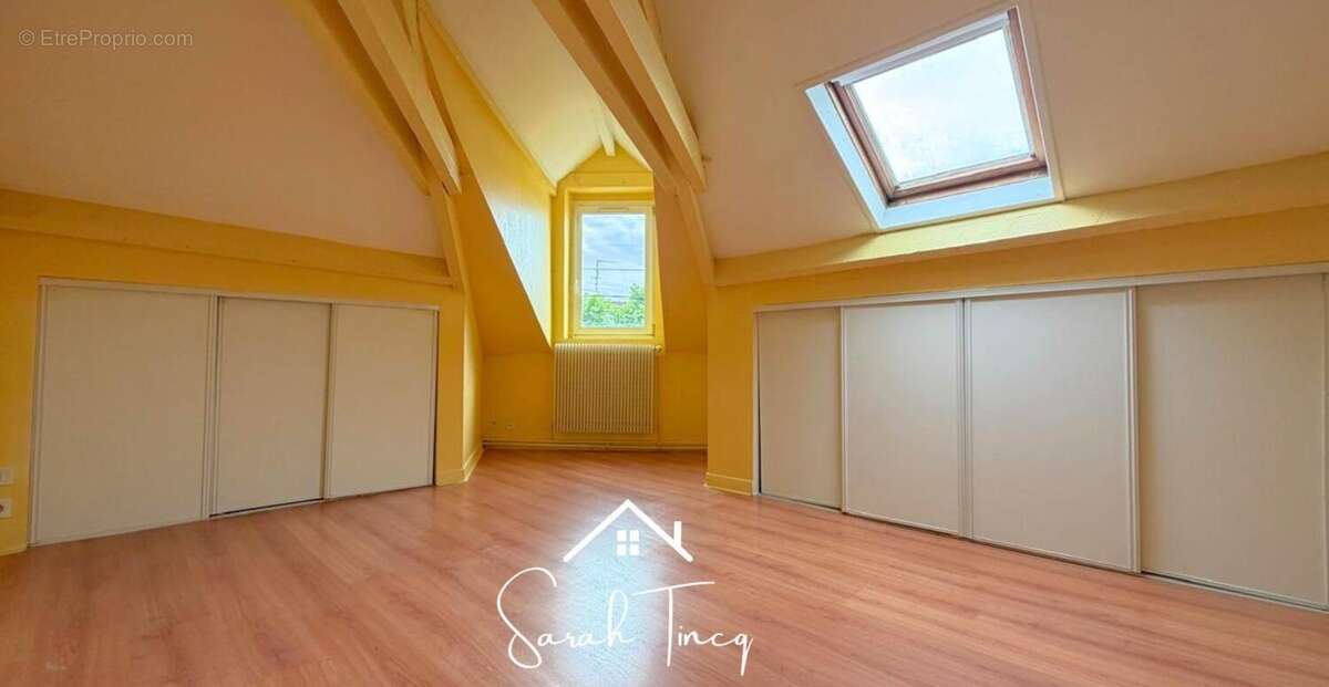 Appartement 259 m² à Lens  - photo 8