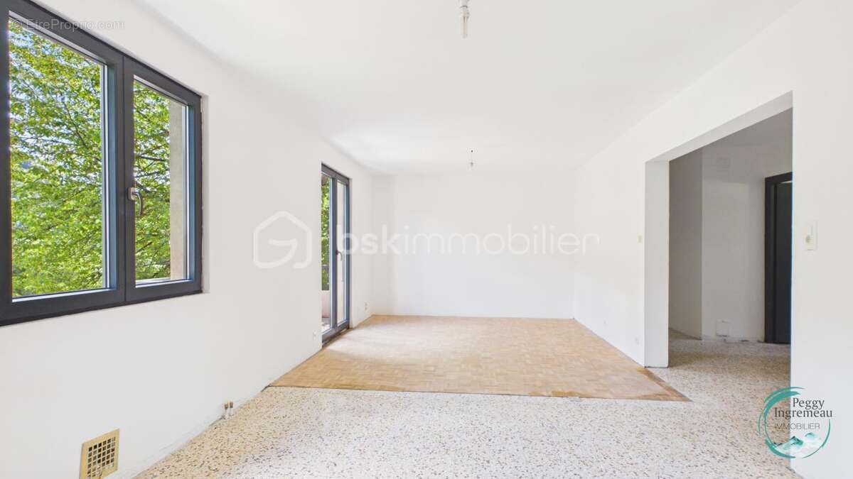 Appartement T3 avec jardin de 480 m² privatif et combles aménageables – La Tour - photo 14