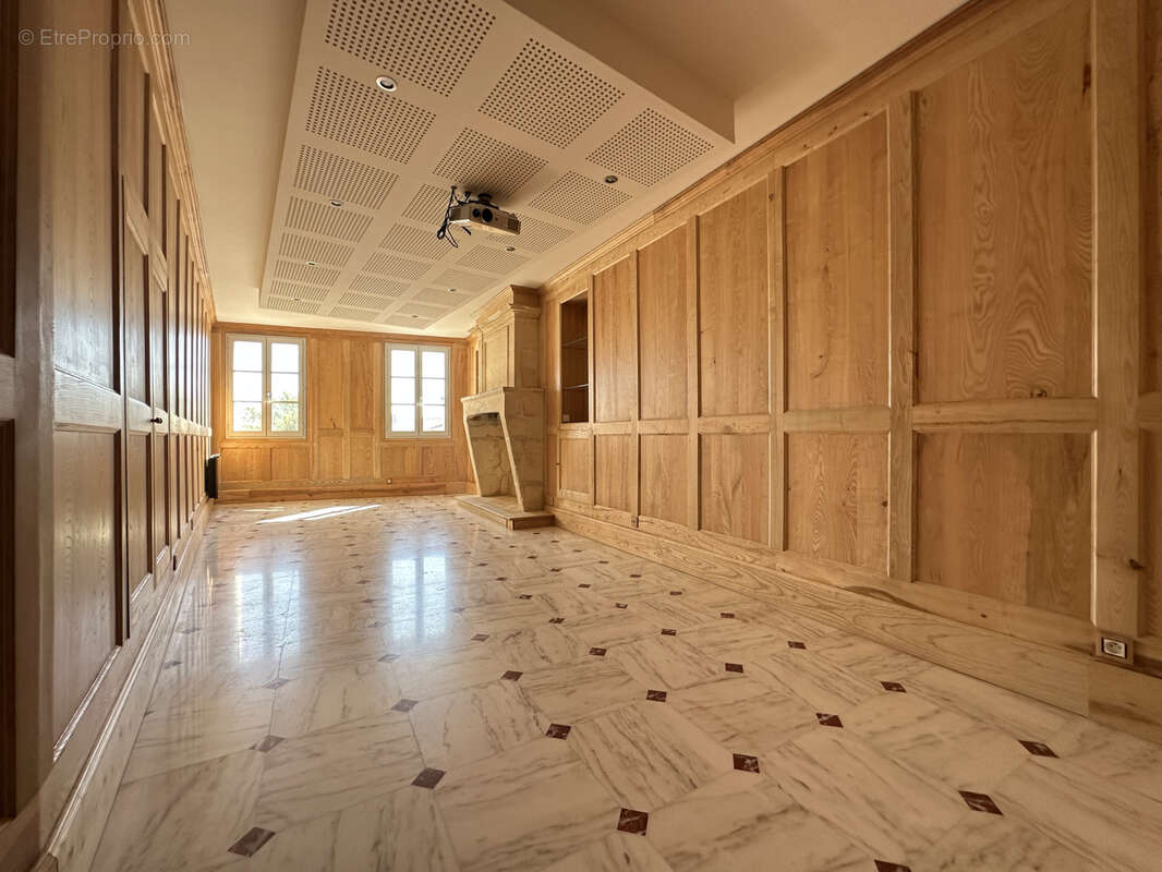 Appartement à BARBEZIEUX-SAINT-HILAIRE