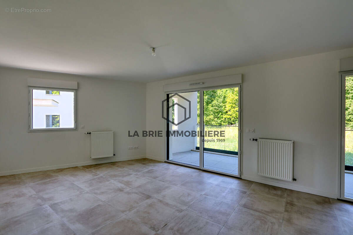 Appartement à DAMMARIE-LES-LYS
