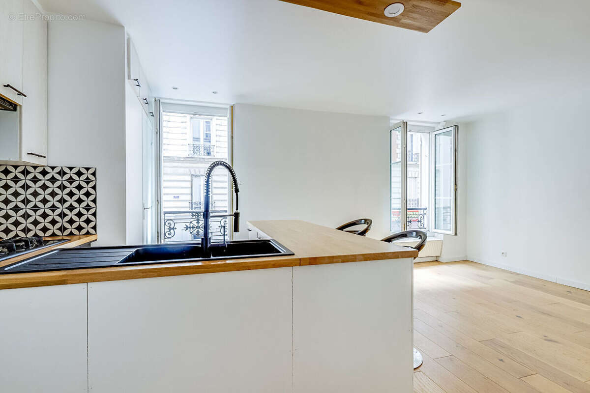 Appartement à PARIS-17E