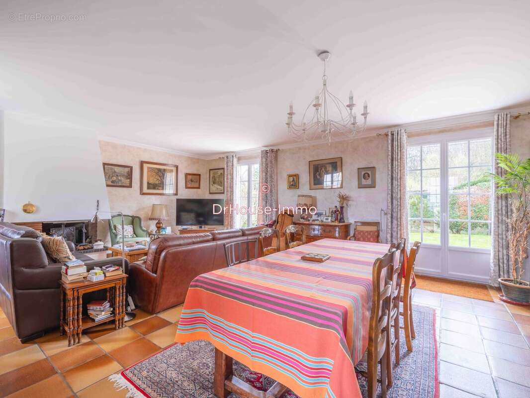 Maison à MONTIGNY-LES-CORMEILLES