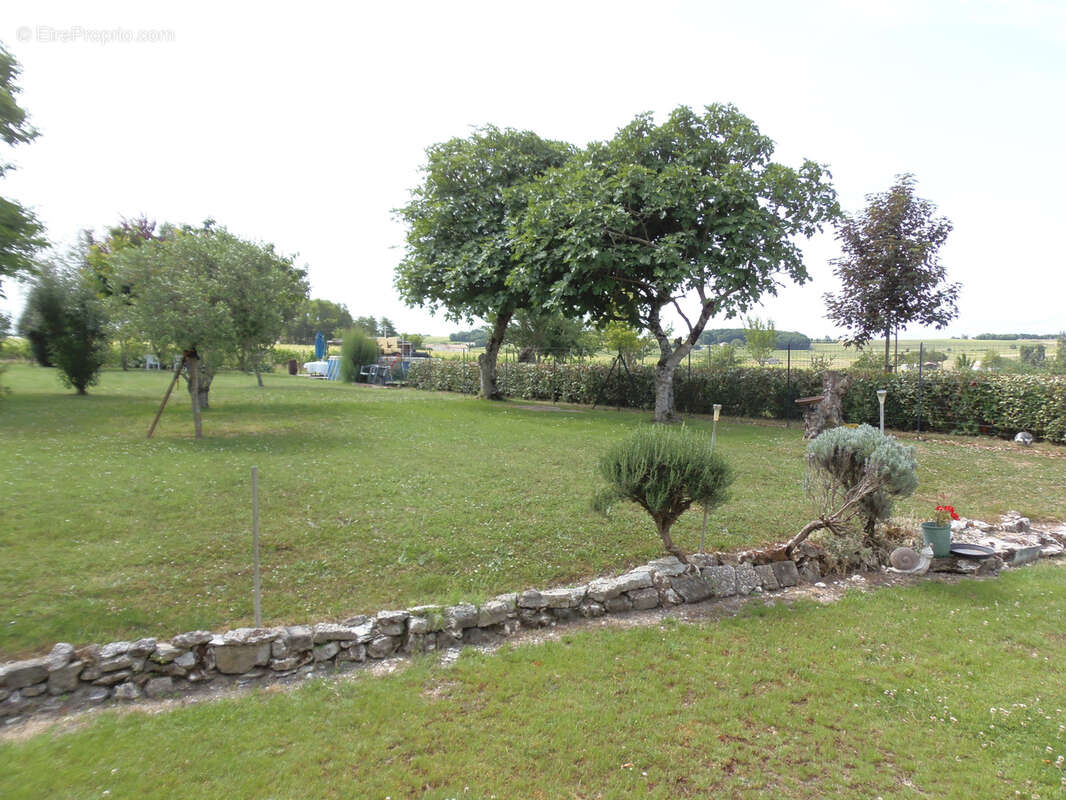 Maison à SAINT-DIZANT-DU-GUA