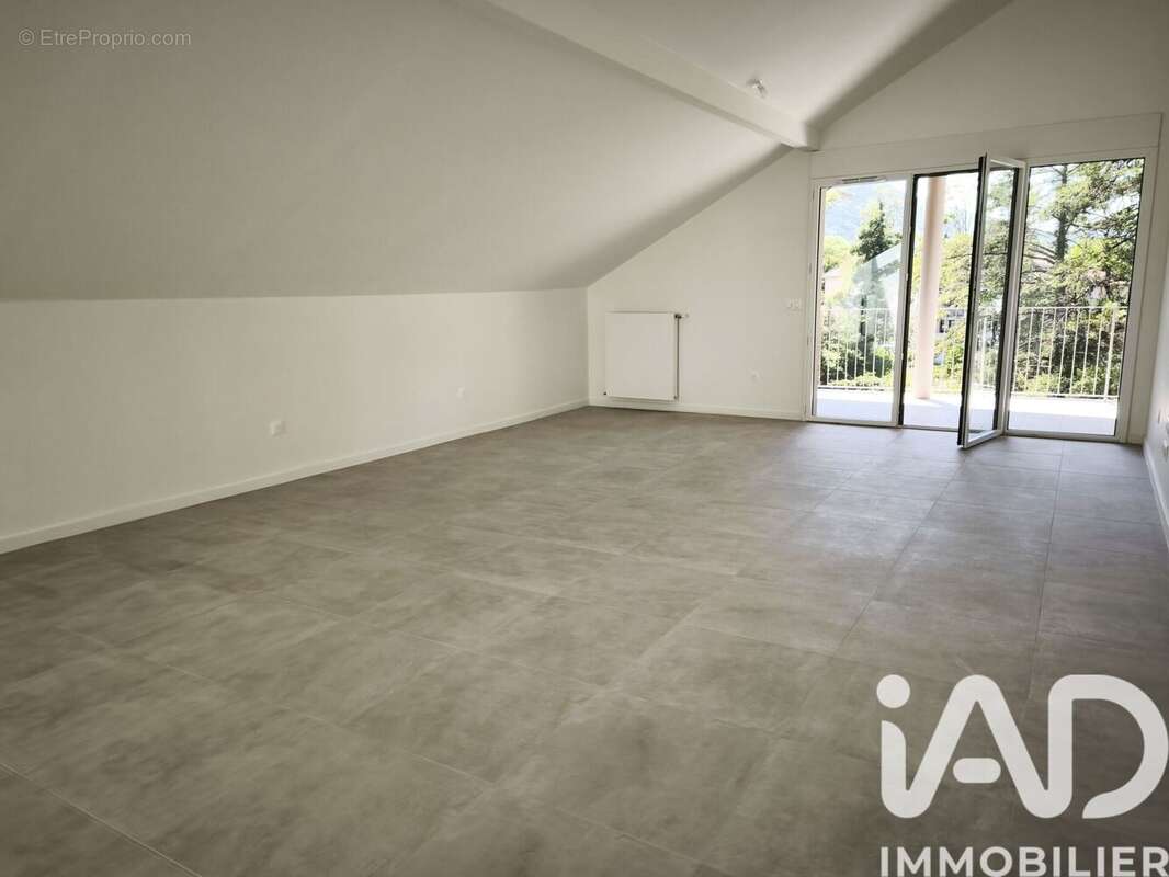 Appartement 111 m² à Vif  - photo 4