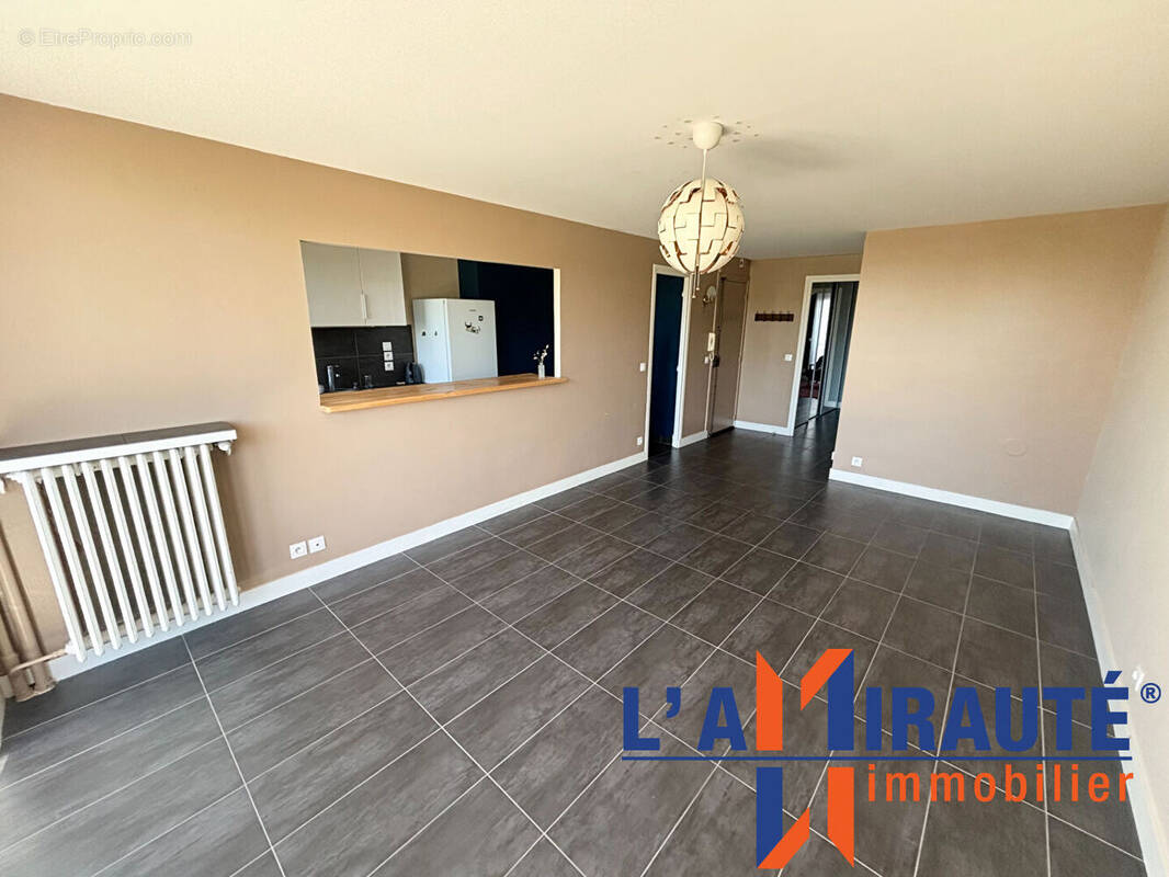 Appartement à SARTROUVILLE