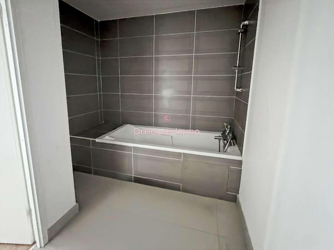 Appartement 56 m² à Bussy-Saint-Georges  - photo 63