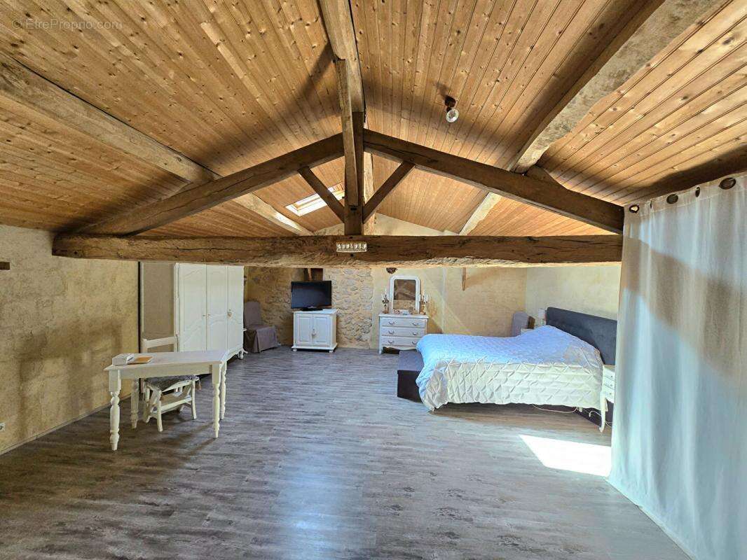 Maison à SAINT-ANTOINE-DU-QUEYRET