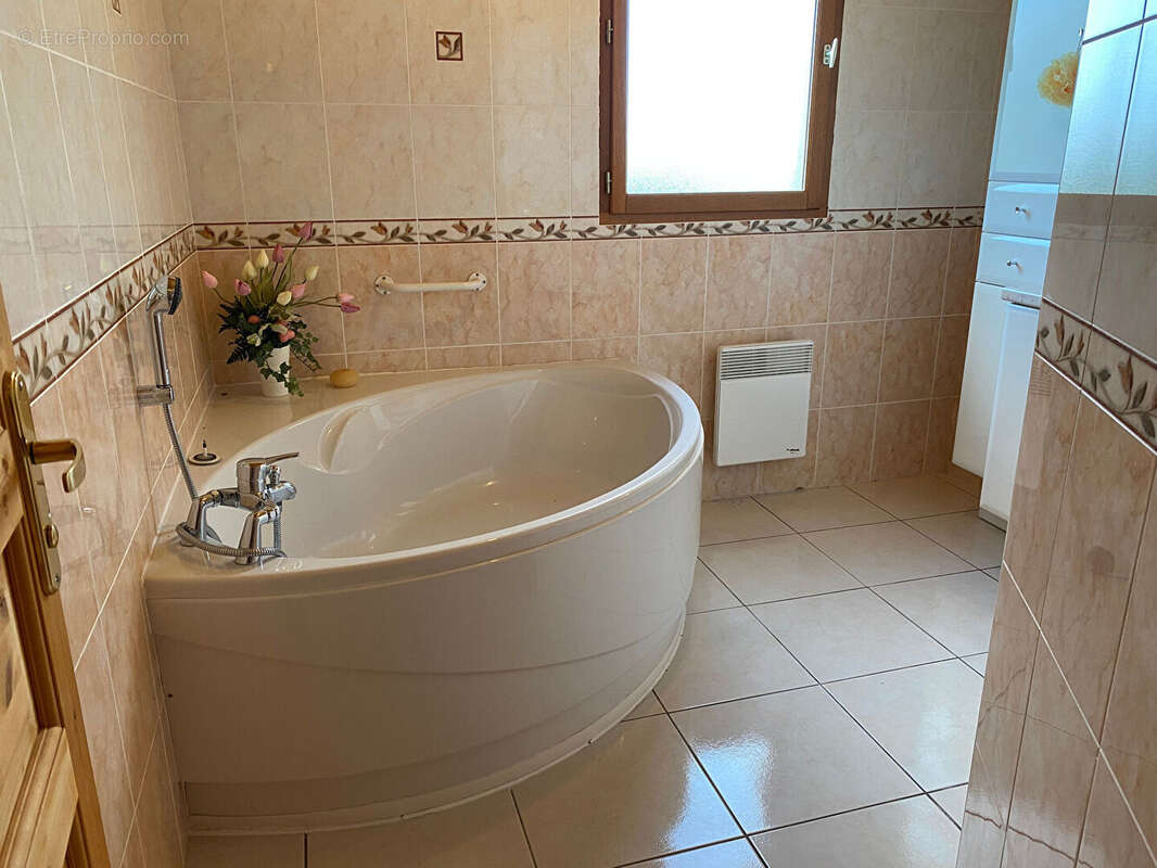 Maison à ROUFFIGNAC-SAINT-CERNIN-DE-REILHAC