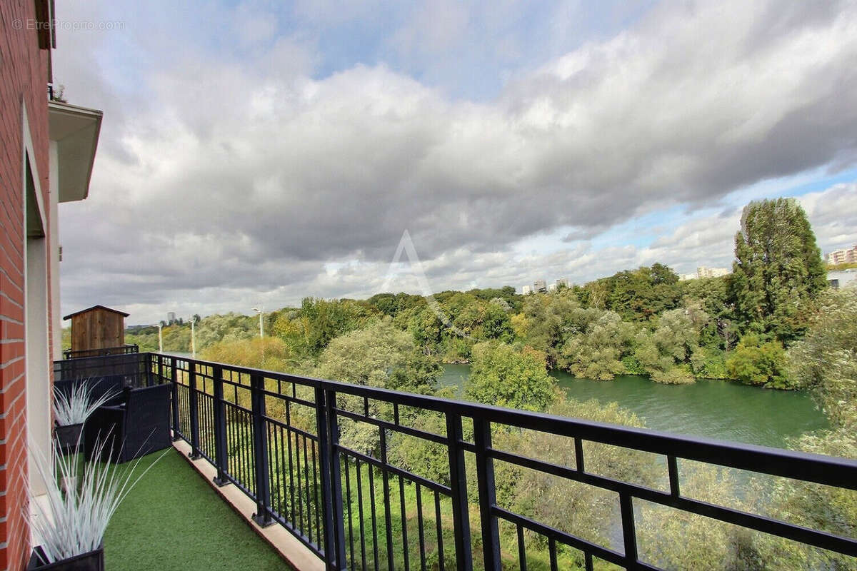 Appartement à VILLENEUVE-LA-GARENNE