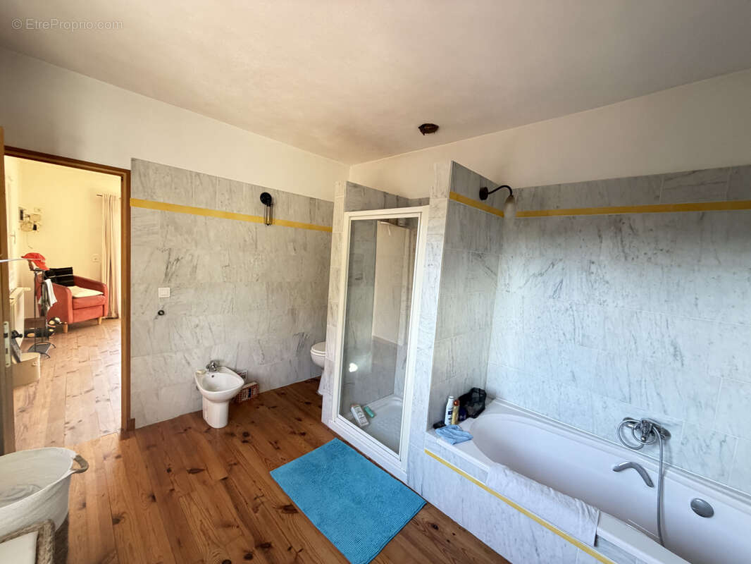 Maison à VILLECROZE