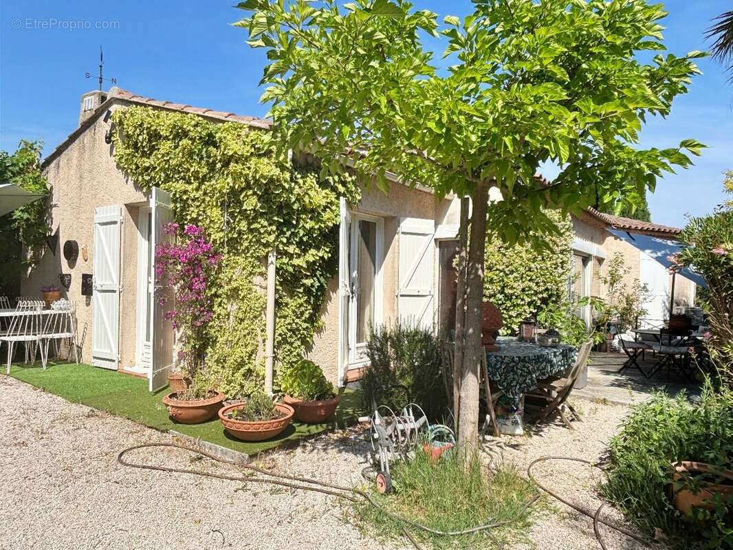 Maison 100 m² à Roquebrune-Sur-Argens  - photo 2