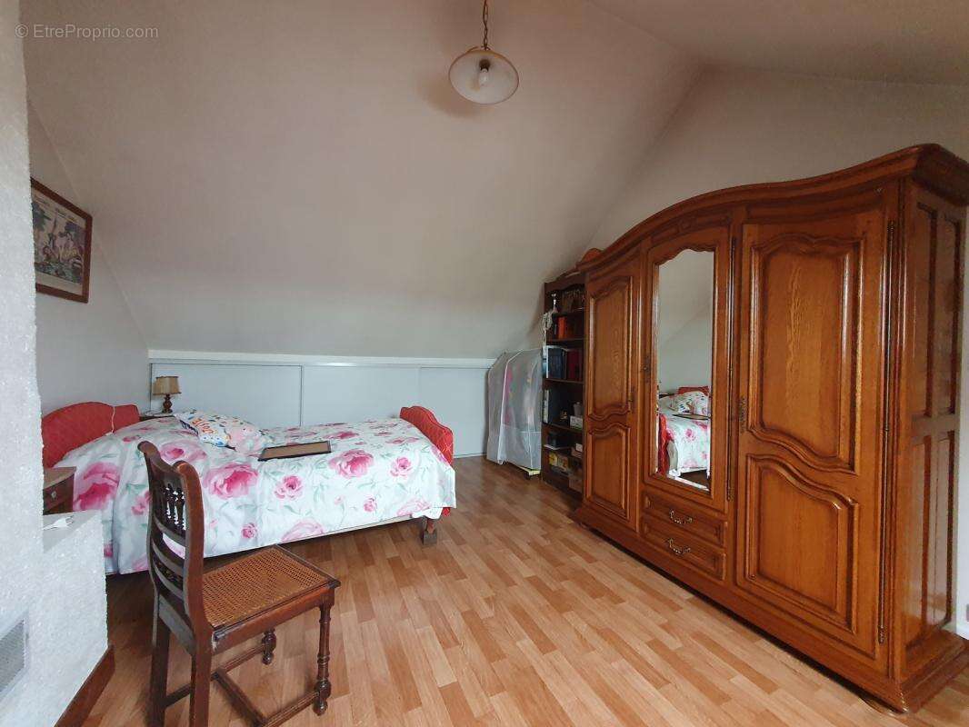 Maison à VILLEMANOCHE