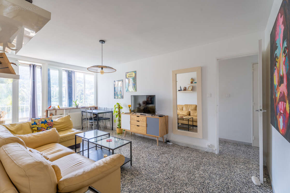 Appartement à MARSEILLE-9E
