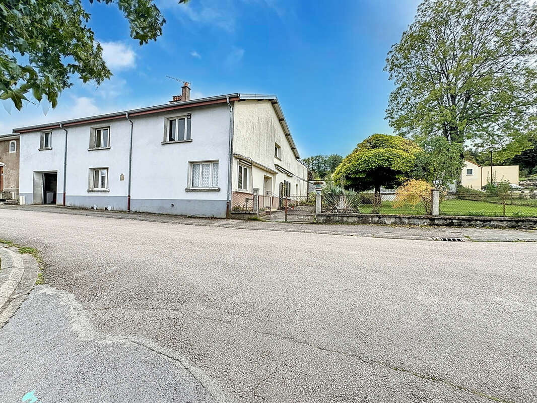 Maison à THIRAUCOURT