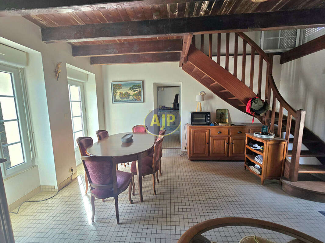 Ensemble GUEMENE-PENFAO Maison, dépendances sur  1 Hectare 4 de terrain - photo 5