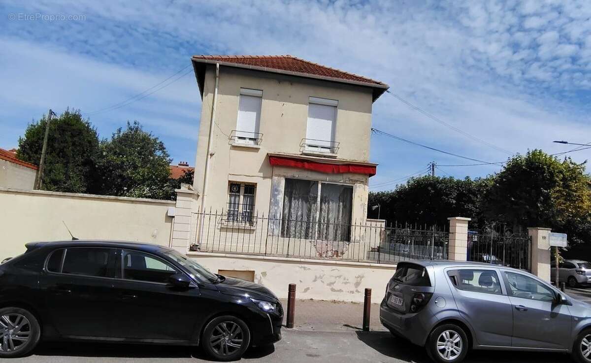 Appartement à VILLENEUVE-LE-ROI