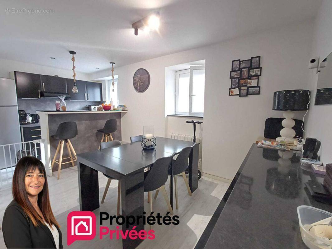 Appartement à LE COTEAU
