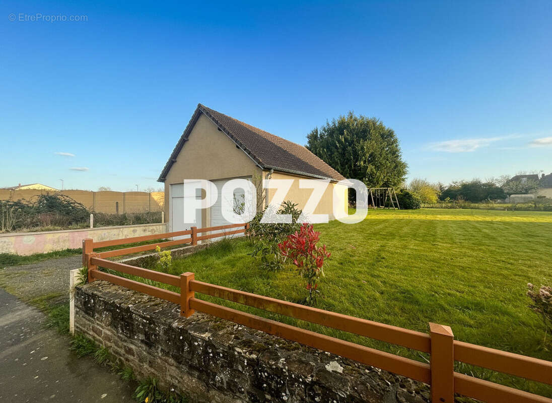 A vendre - saint hilaire du harcouet - terrain 600 m² - centre-ville - garages - terrain constructible - photo 6