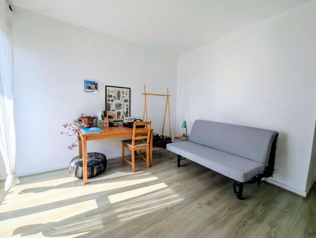 Chambre 2 - Appartement à MERIGNAC