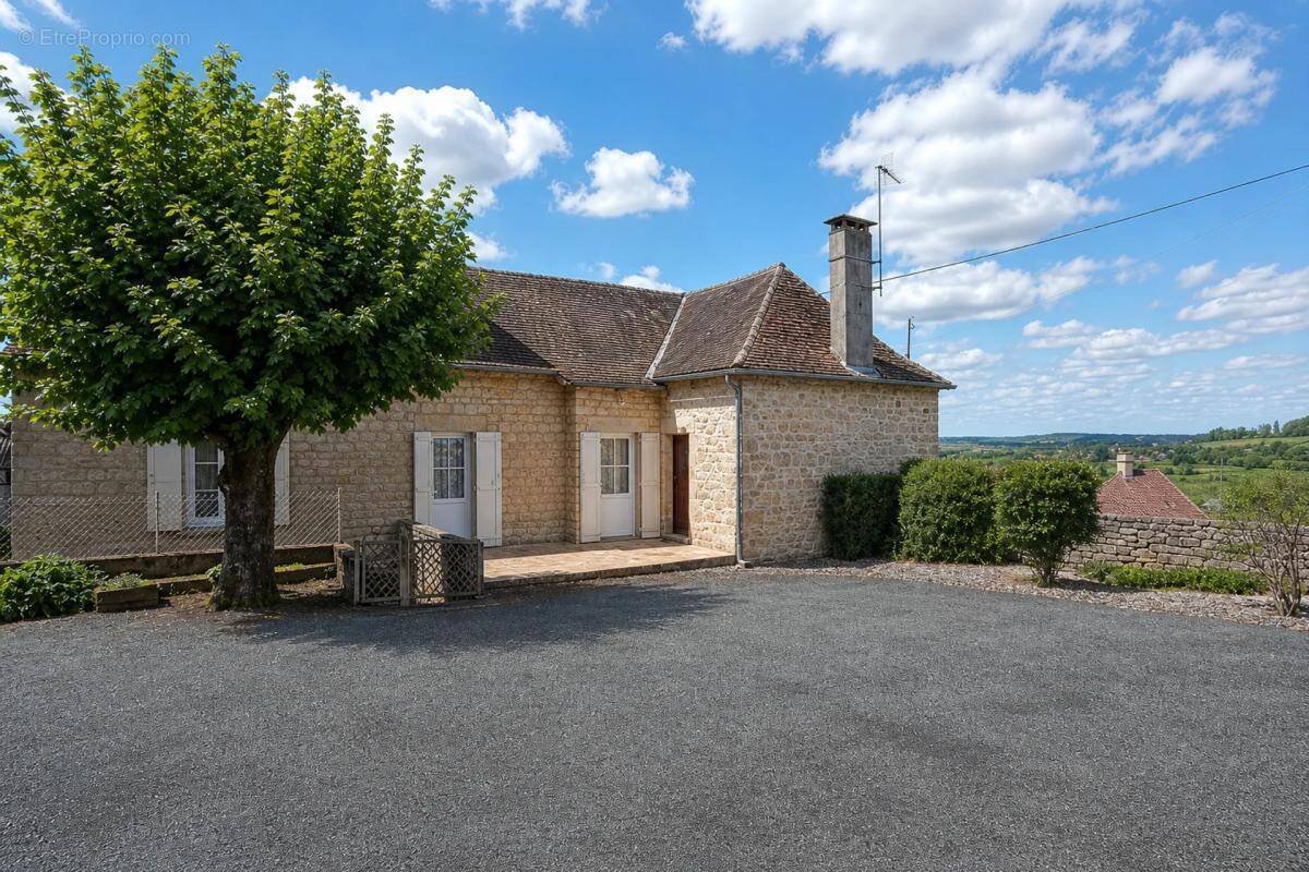 Maison à SEGONZAC