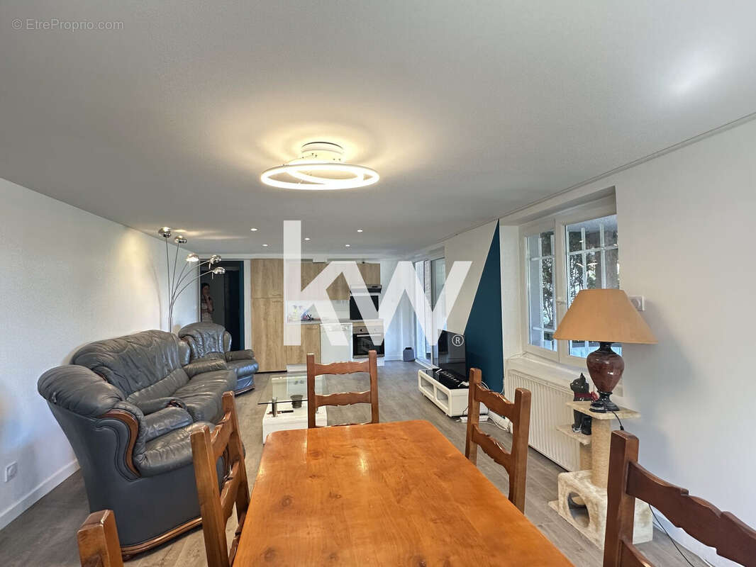 Maison 183 m² à Saint-Etienne  - photo 9