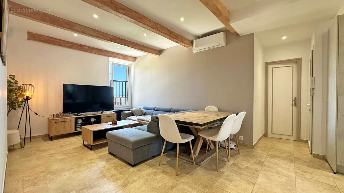 Appartement à CARQUEIRANNE