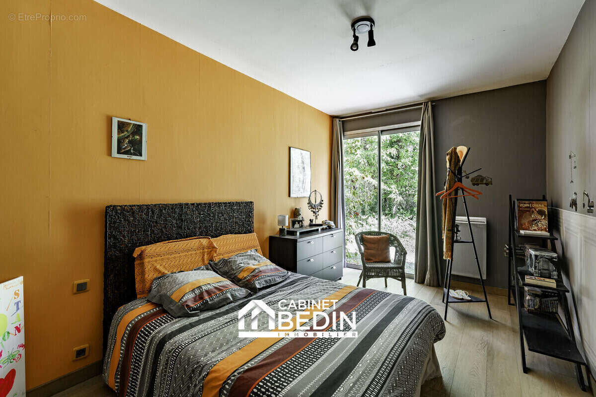 Maison 217 m² à Pugnac  - photo 7