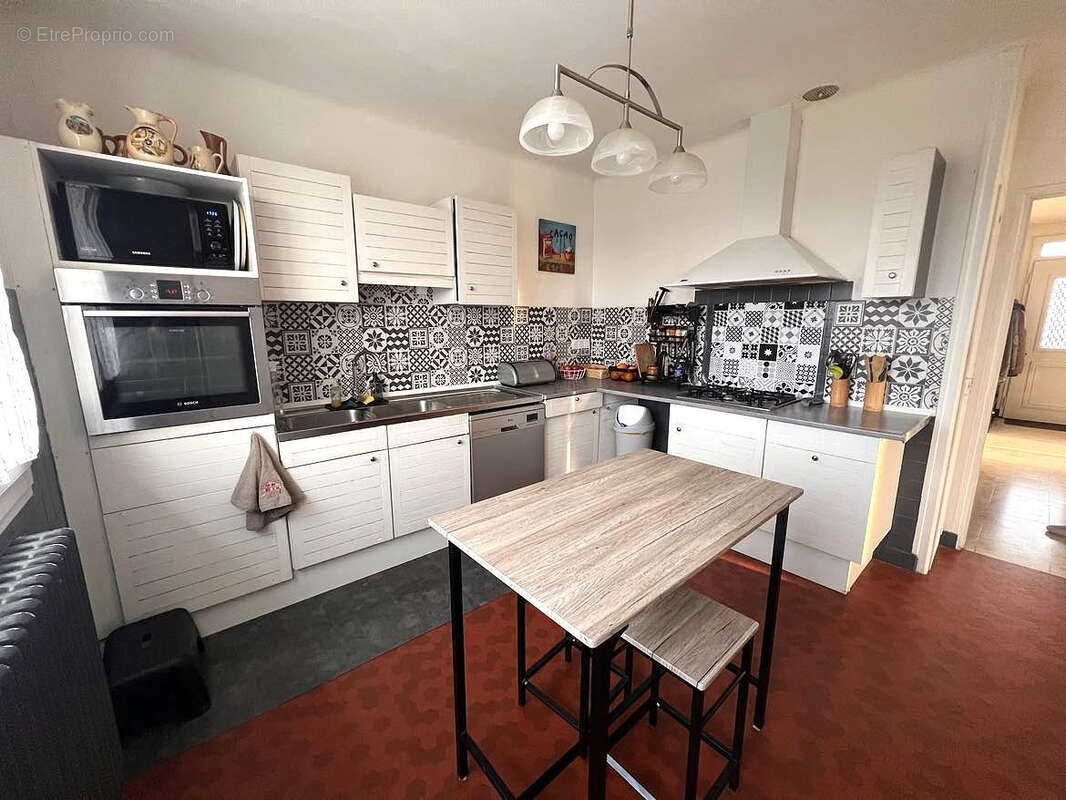 Maison à AILLANT-SUR-THOLON