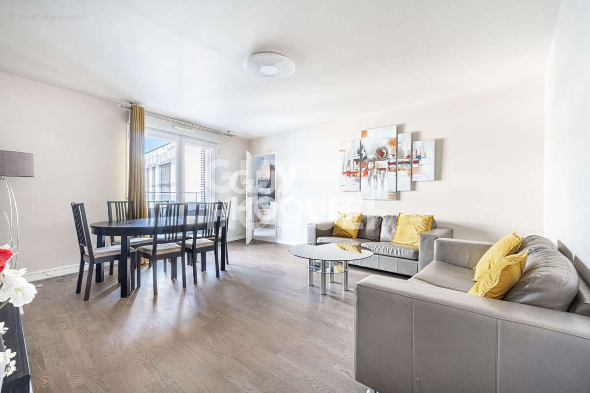 Appartement à GENNEVILLIERS