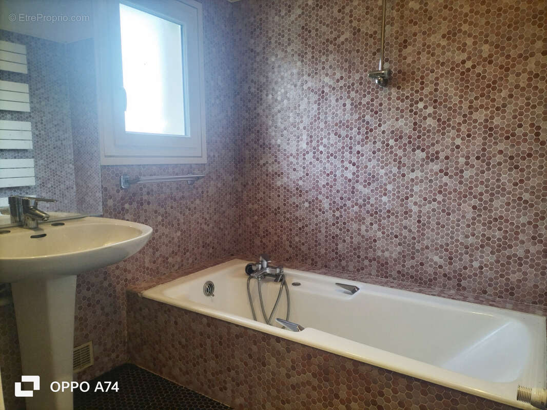 Maison à CAHUZAC-SUR-VERE