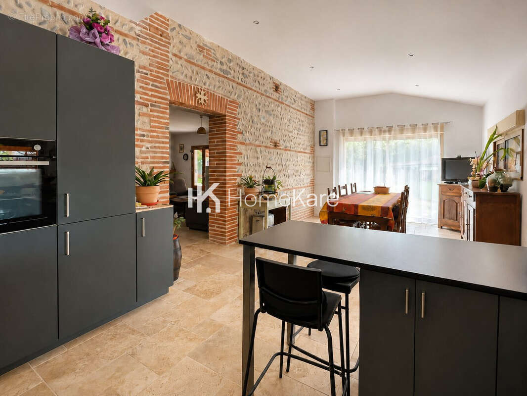 Maison 148 m² à Longages  - photo 2