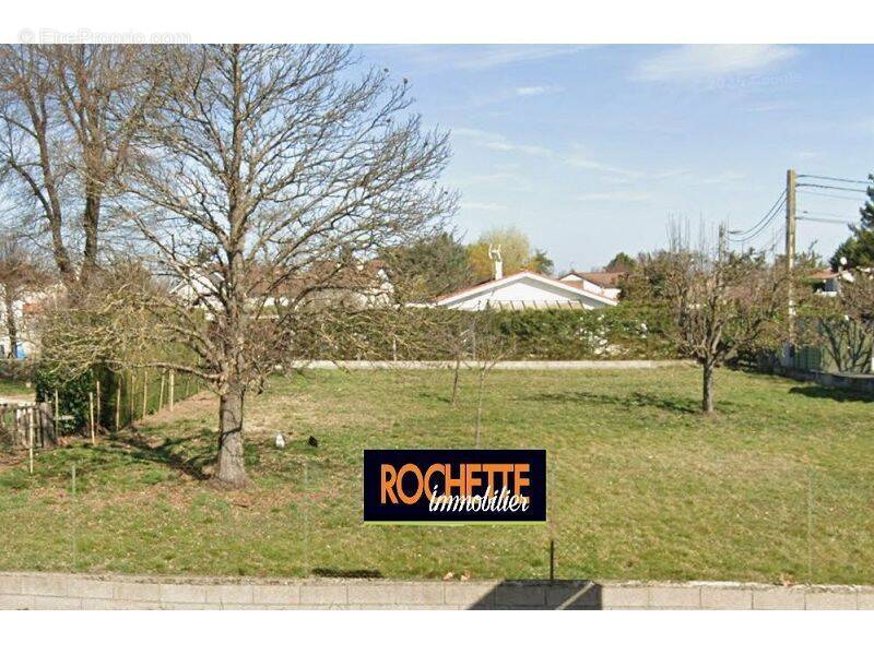 Terrain à SAINT-ANDRE-LE-PUY