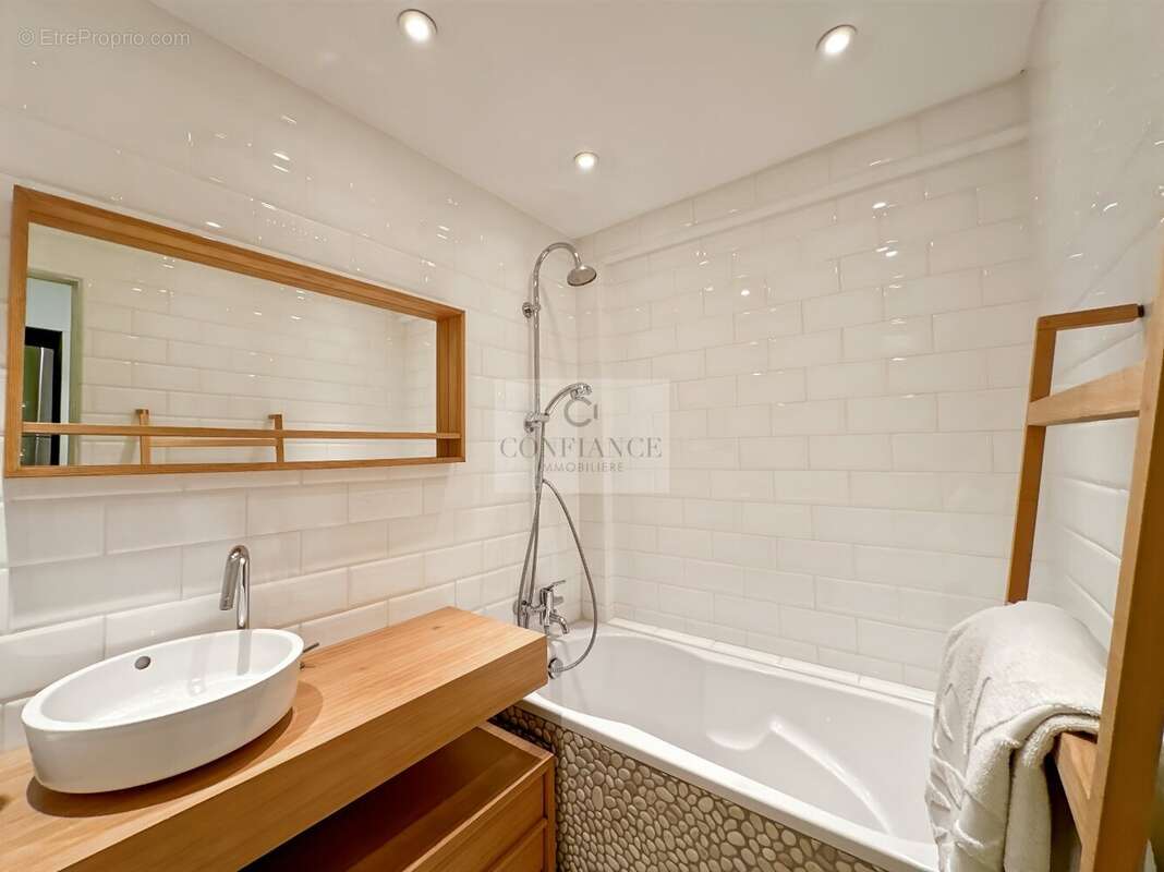 Appartement à SAINT-ETIENNE-DE-TINEE