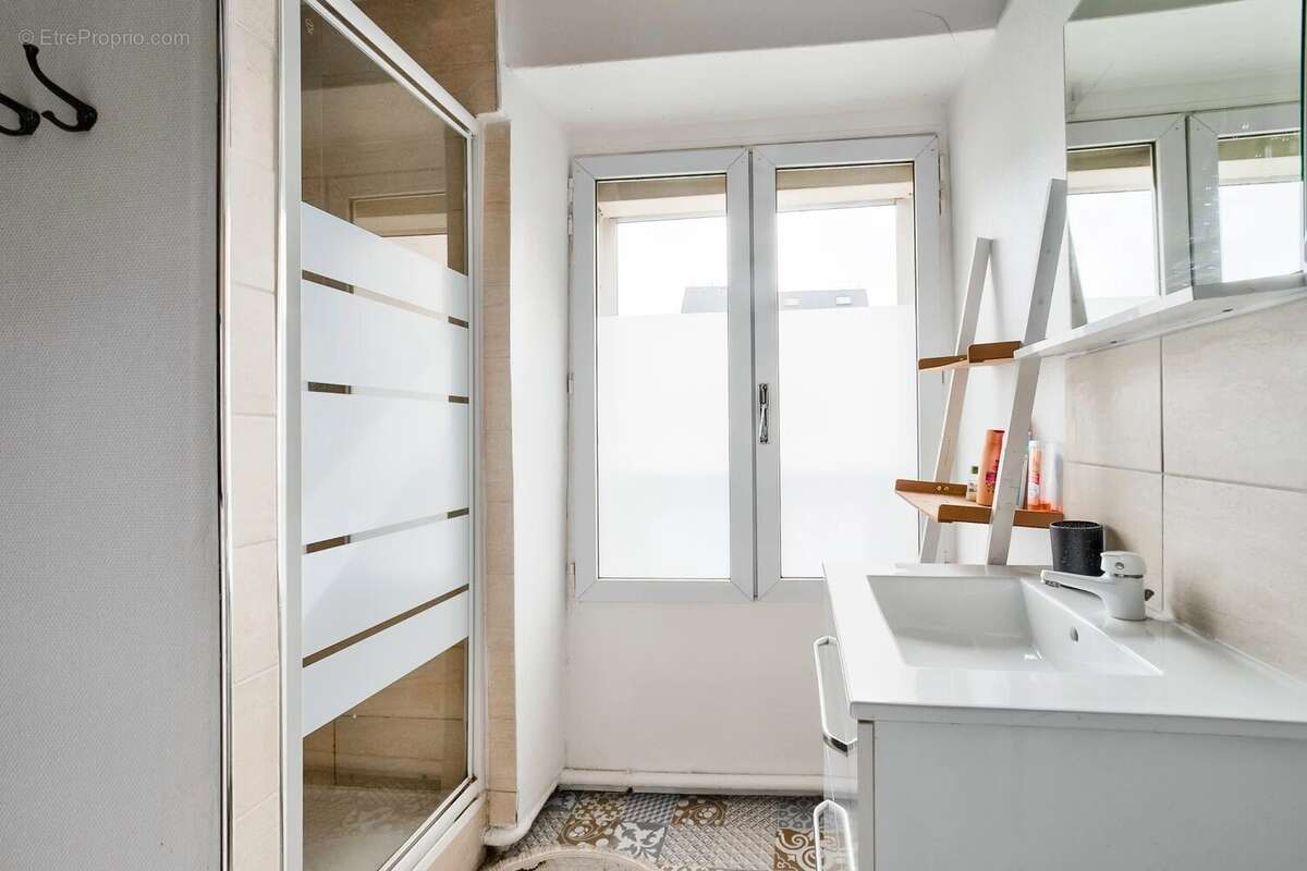 Appartement à PARIS-14E