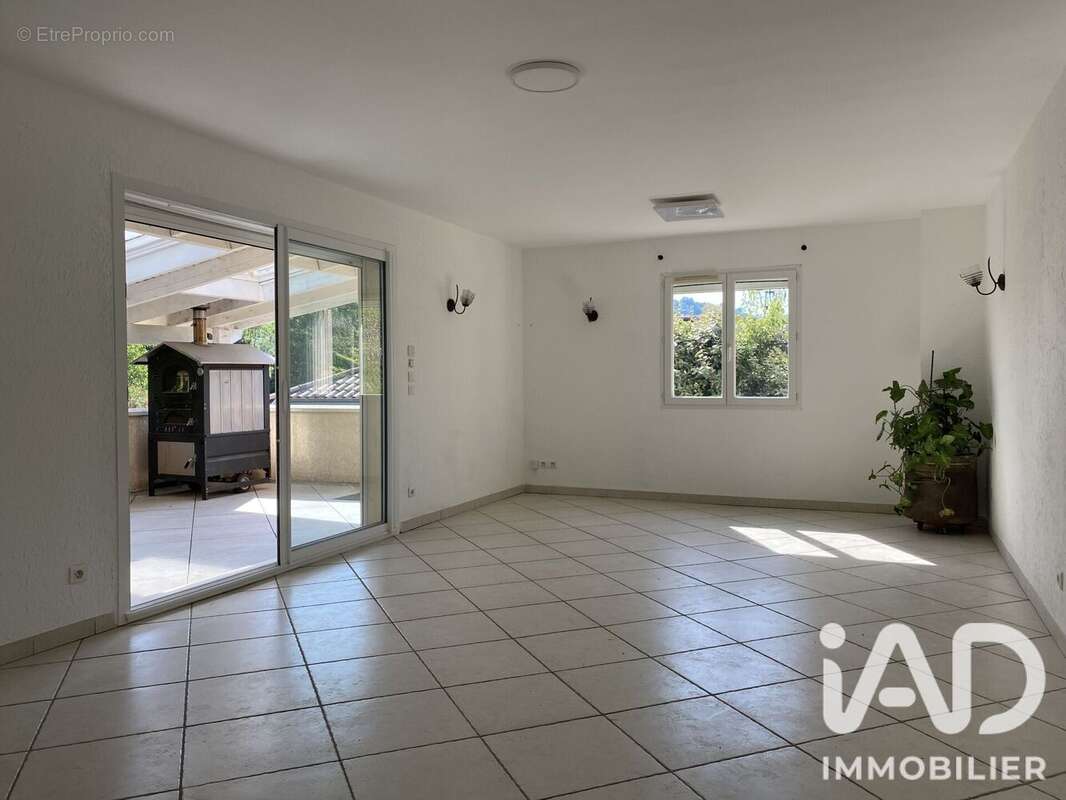Maison 171 m² à Jaillans  - photo 8