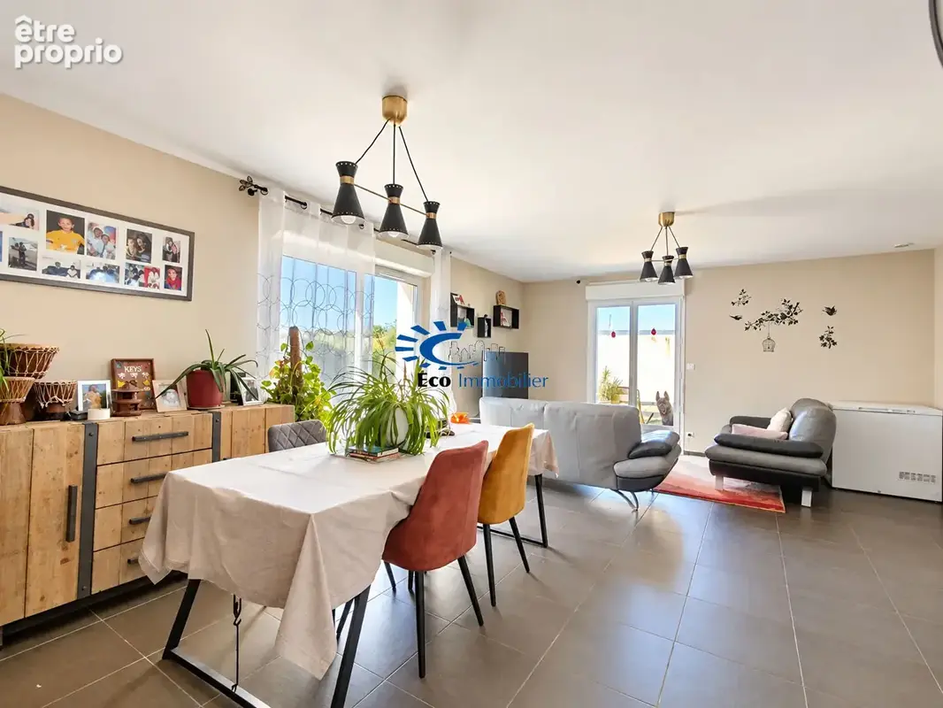 Photo Maison à Longeves au prix de 363 000€